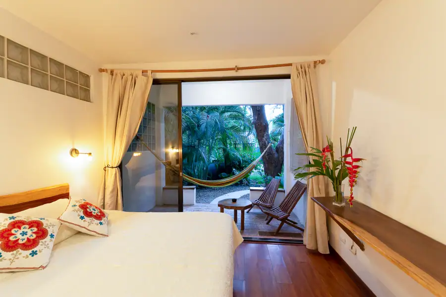 Una habitación con personalidad. Todo Santa Teresa afuera.