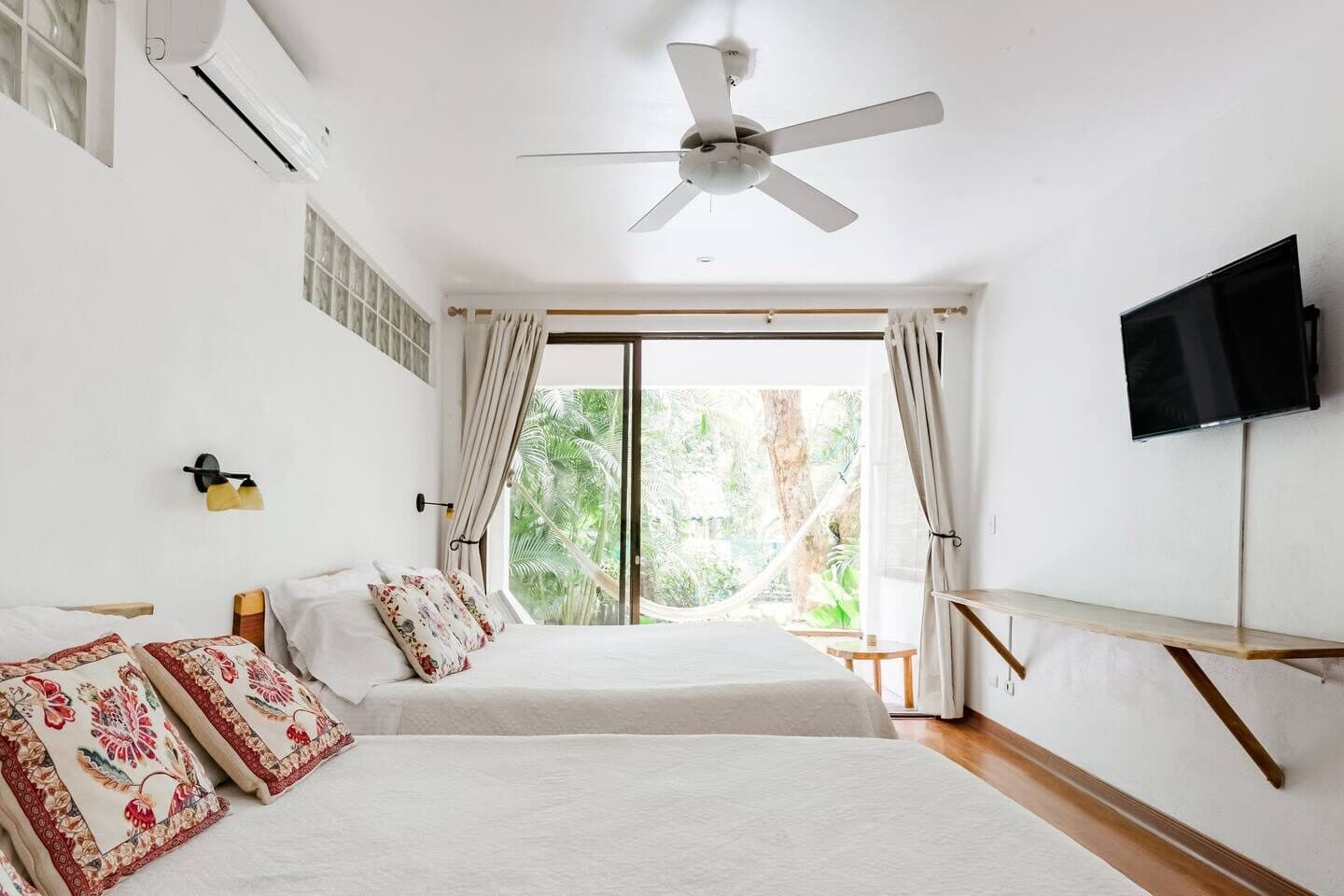 #1 King & Queen Garden Room 3