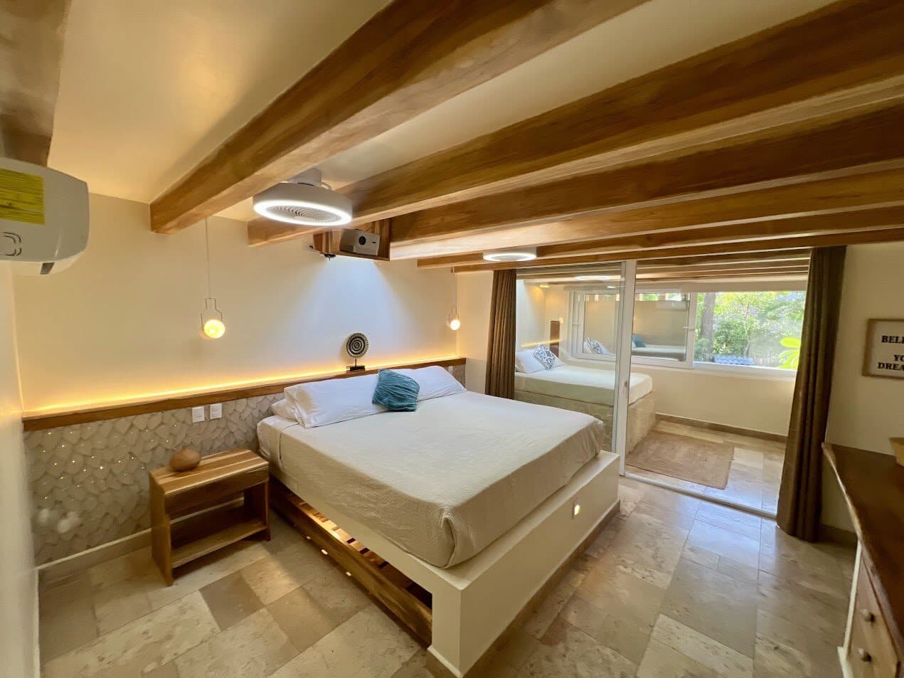 #25 Premium Cinema Apartment with Kitchen 2