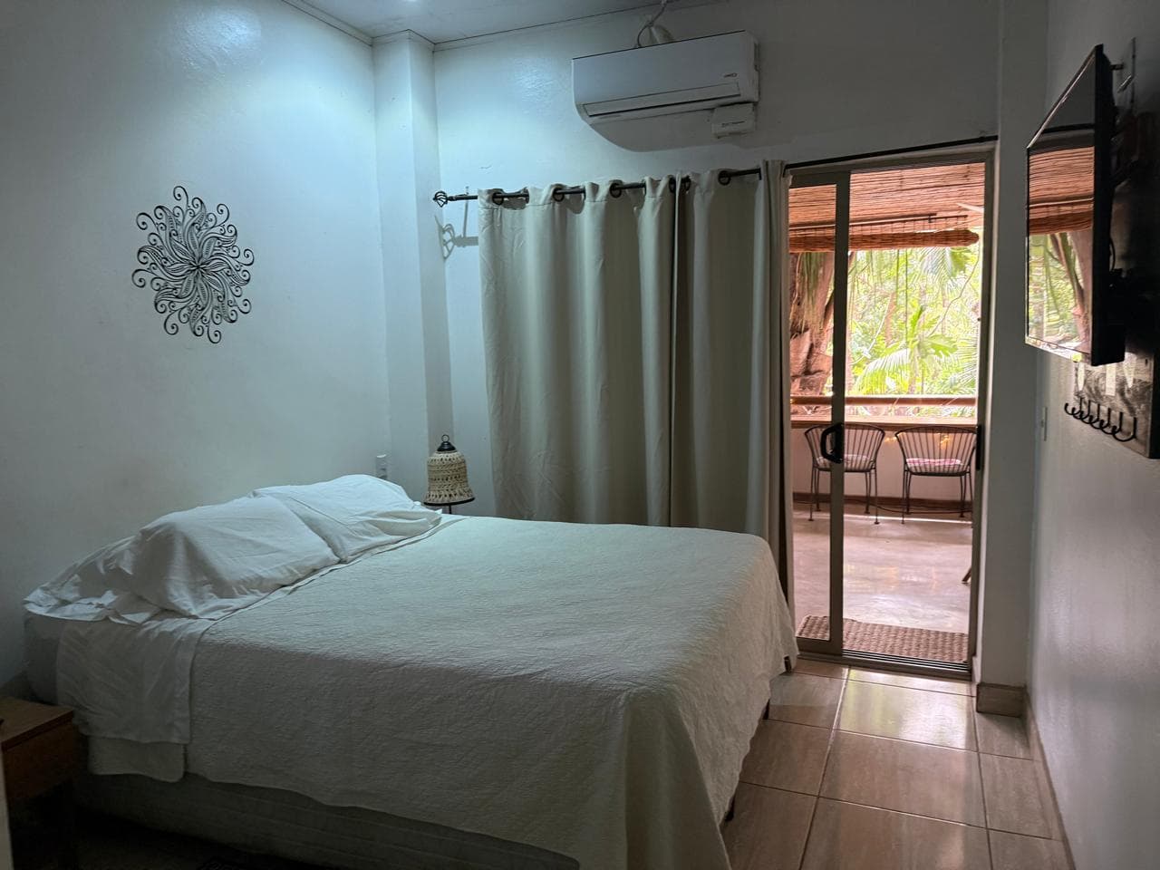 #9 Queen Balcony Room with Hammock 4